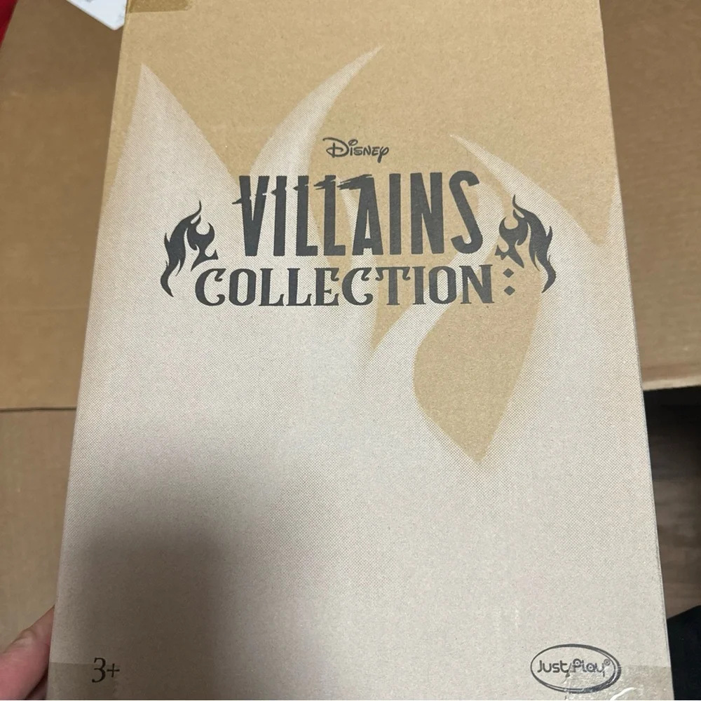 Disney Villain Collection: Evil Queen Plush, 13-inch Collectible Plush Doll: NEW
